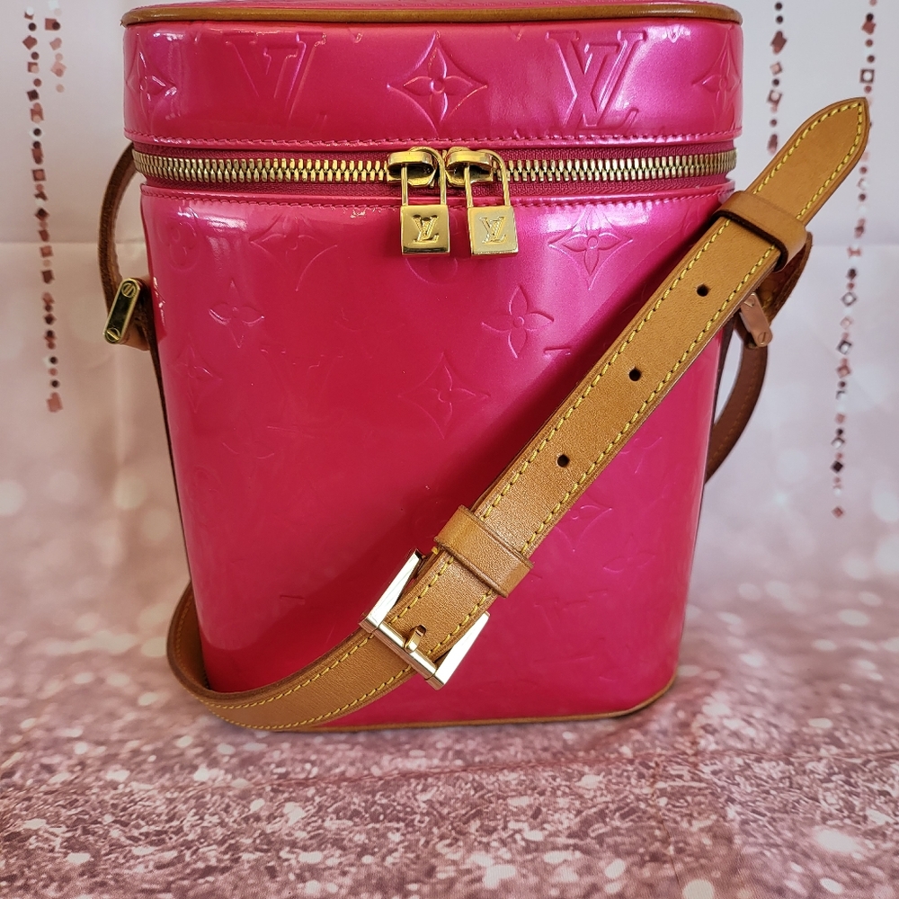 ♡♡ LOUIS VUITTON SULLIVAN VERTICAL SHOULDER BAG FUCHSIA VERNIS ♡♡